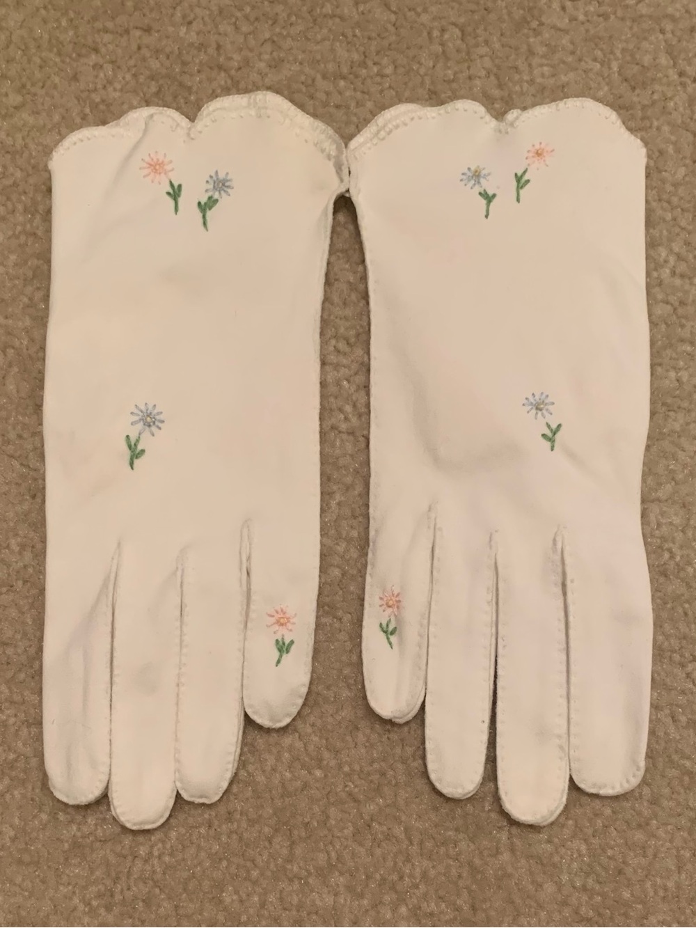 NWT Vintage White Cotton Floral Embroidered Ladies Gloves Church Easter Bridal